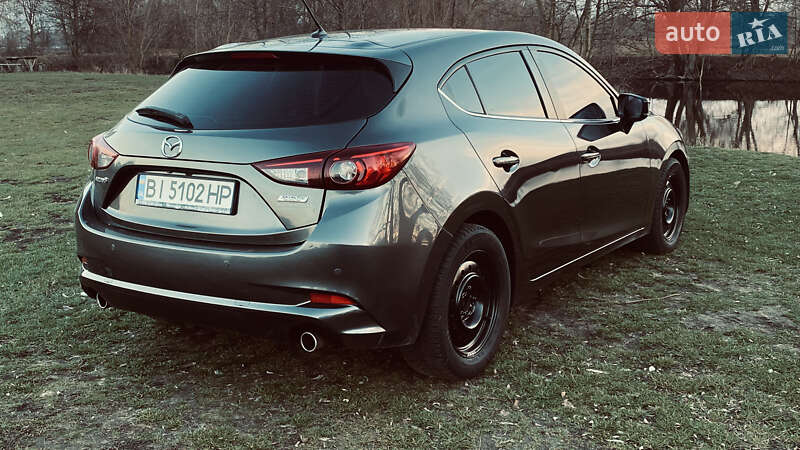 Хэтчбек Mazda 3 2017 в Киеве