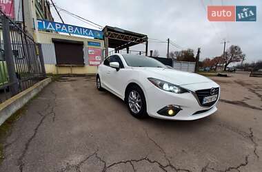 Седан Mazda 3 2015 в Чернигове