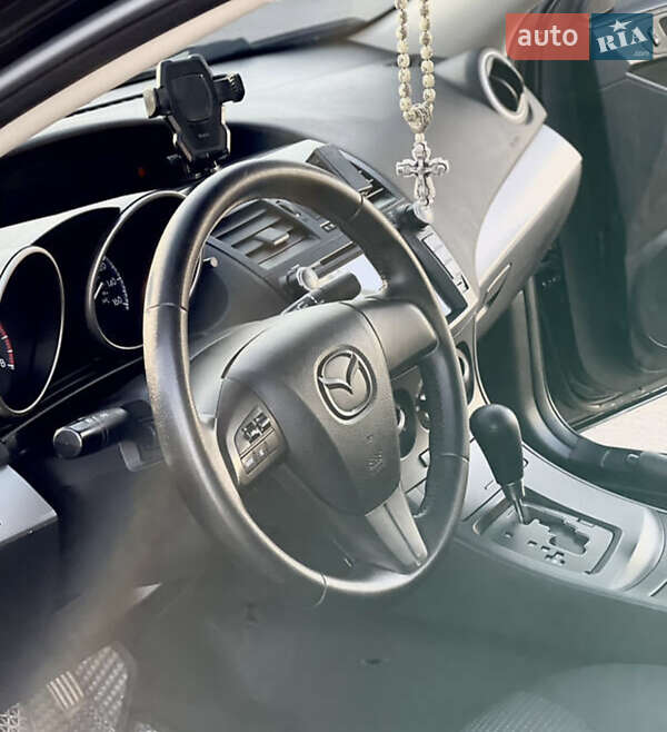Седан Mazda 3 2012 в Николаеве