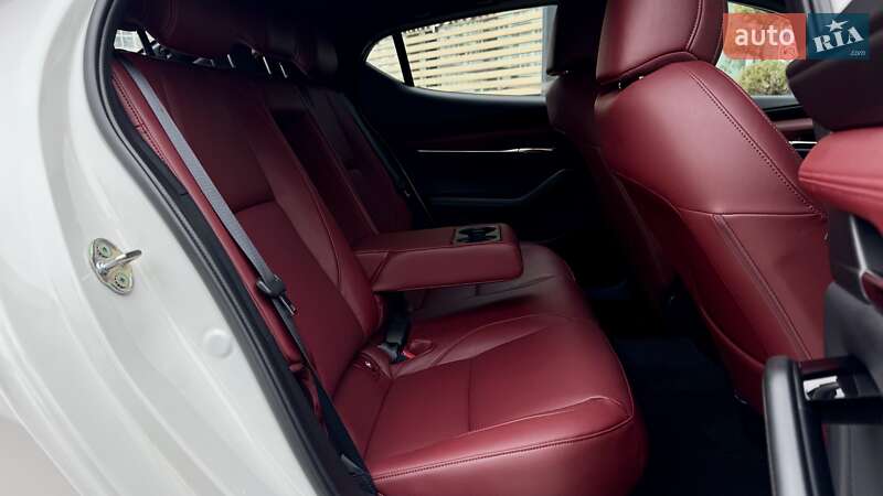 Хэтчбек Mazda 3 2024 в Чернигове