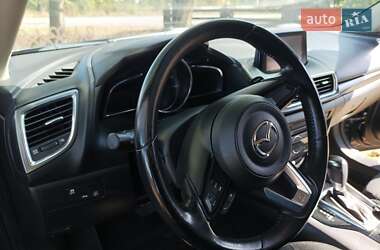 Хэтчбек Mazda 3 2017 в Калуше