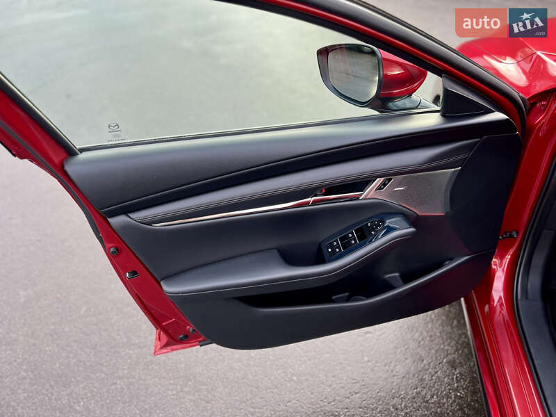 Хэтчбек Mazda 3 2019 в Киеве