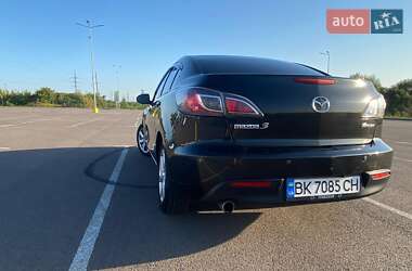 Седан Mazda 3 2010 в Ровно
