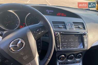Седан Mazda 3 2010 в Ровно