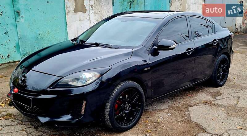 Седан Mazda 3 2013 в Карнауховке