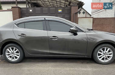 Седан Mazda 3 2016 в Днепре