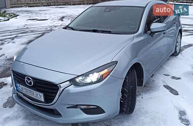 Седан Mazda 3 2018 в Киеве