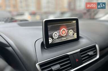 Седан Mazda 3 2015 в Киеве