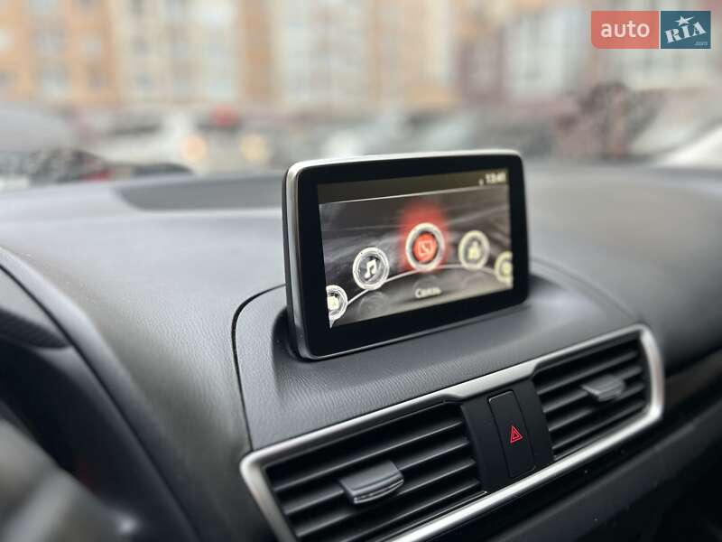 Седан Mazda 3 2015 в Киеве