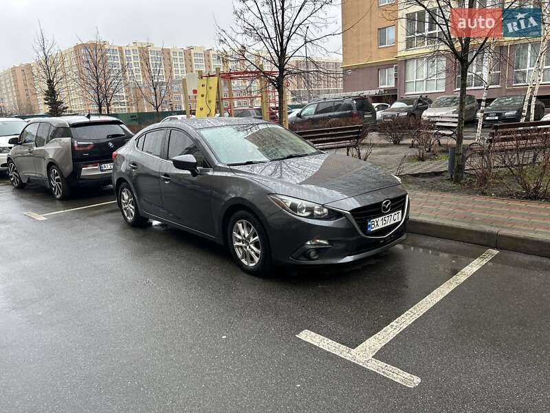 Седан Mazda 3 2015 в Киеве