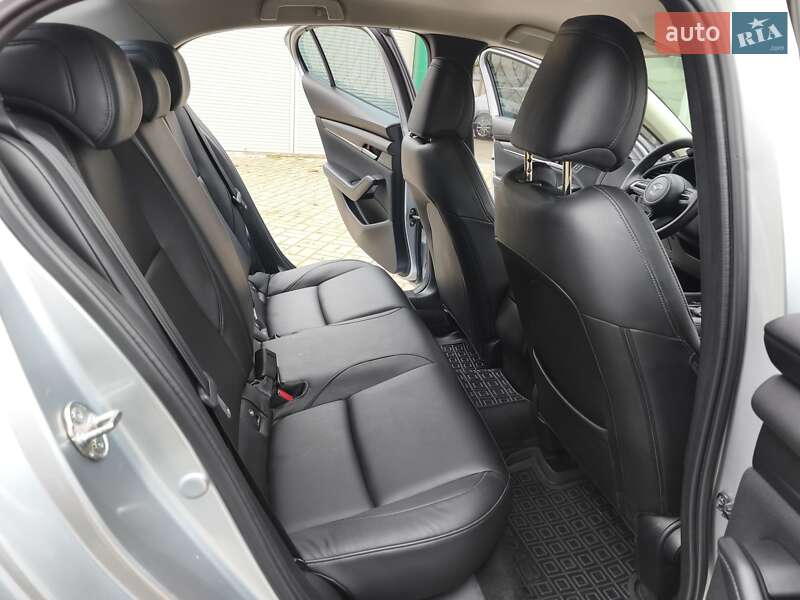 Седан Mazda 3 2019 в Днепре