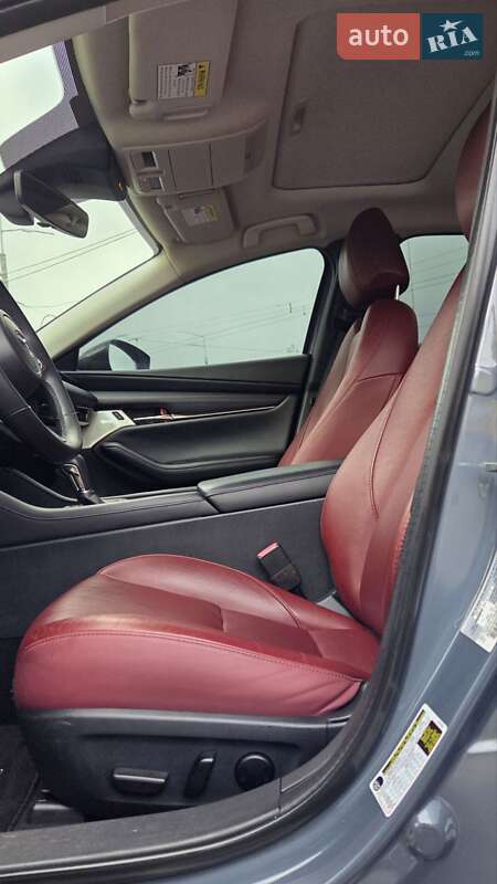 Седан Mazda 3 2023 в Киеве