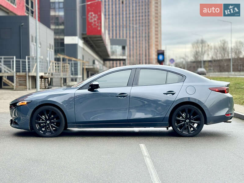 Седан Mazda 3 2023 в Киеве