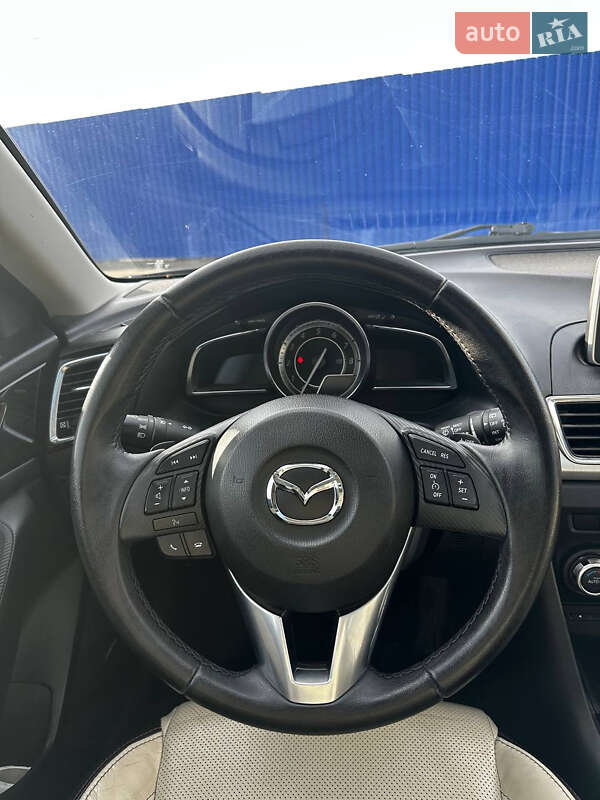 Хетчбек Mazda 3 2014 в Кропивницькому