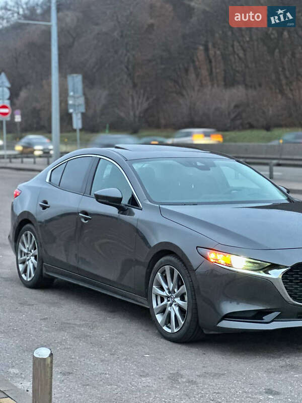 Седан Mazda 3 2020 в Киеве