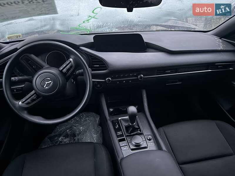 Хэтчбек Mazda 3 2024 в Киеве