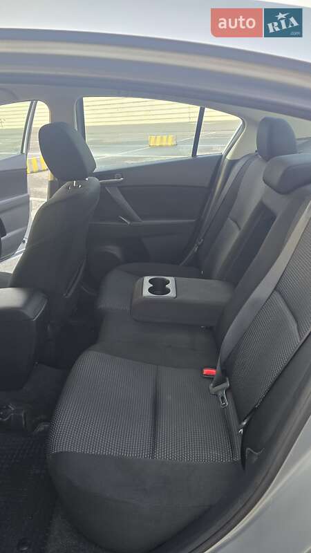 Седан Mazda 3 2012 в Львове фото 23 Седан Mazda 3 2012 в Львове