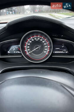 Седан Mazda 3 2015 в Запорожье