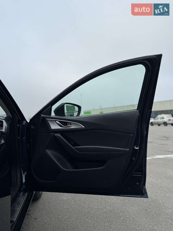 Хетчбек Mazda 3 2016 в Києві