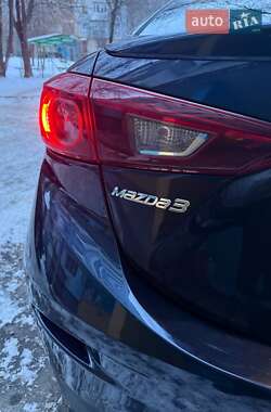 Седан Mazda 3 2016 в Кропивницком