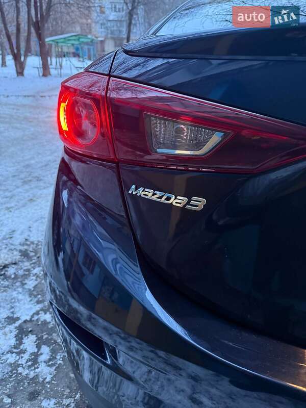 Седан Mazda 3 2016 в Кропивницком