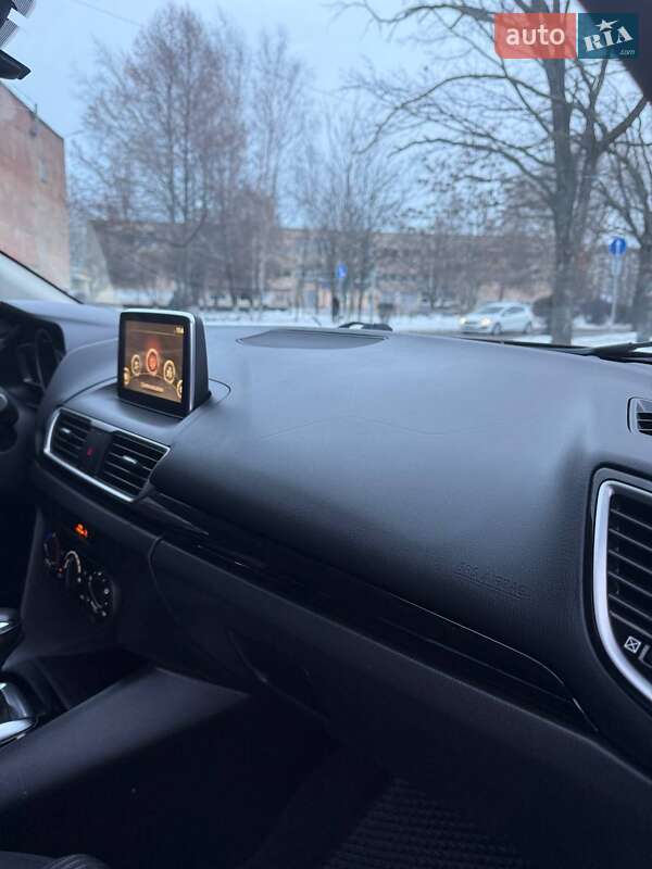 Седан Mazda 3 2016 в Кропивницком