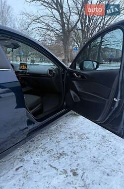 Седан Mazda 3 2016 в Кропивницком