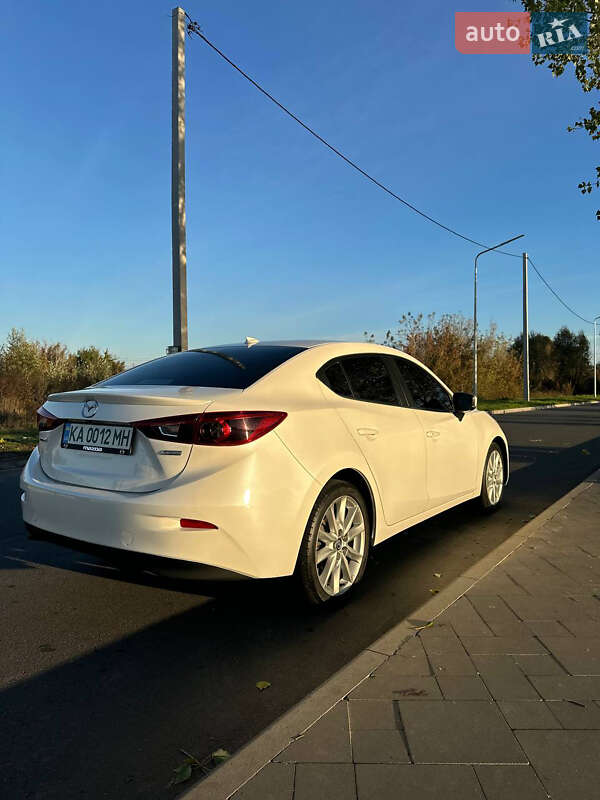 Седан Mazda 3 2017 в Василькове