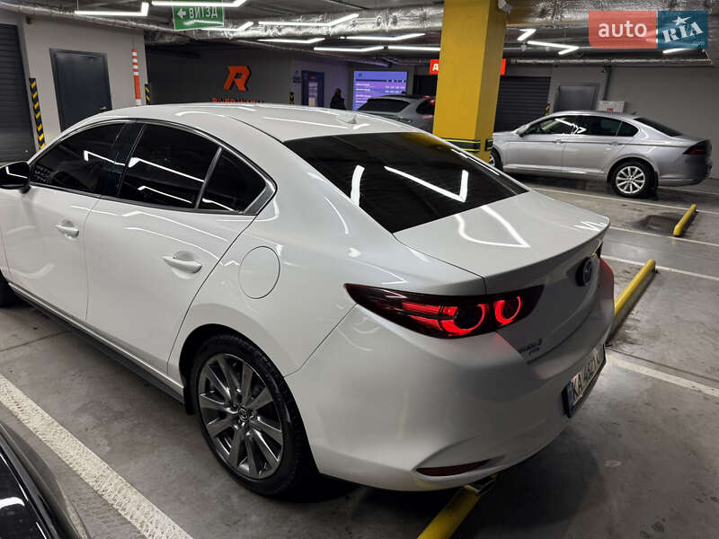 Седан Mazda 3 2020 в Киеве
