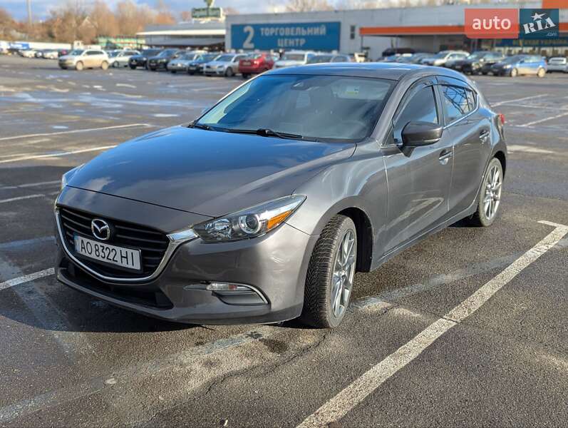 Хетчбек Mazda 3 2018 в Ужгороді