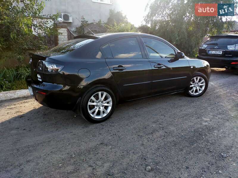 Седан Mazda 3 2006 в Першотравенске