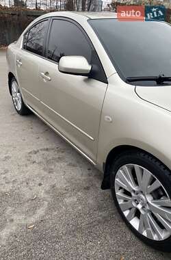 Седан Mazda 3 2006 в Днепре