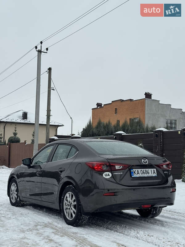 Седан Mazda 3 2015 в Софиевской Борщаговке