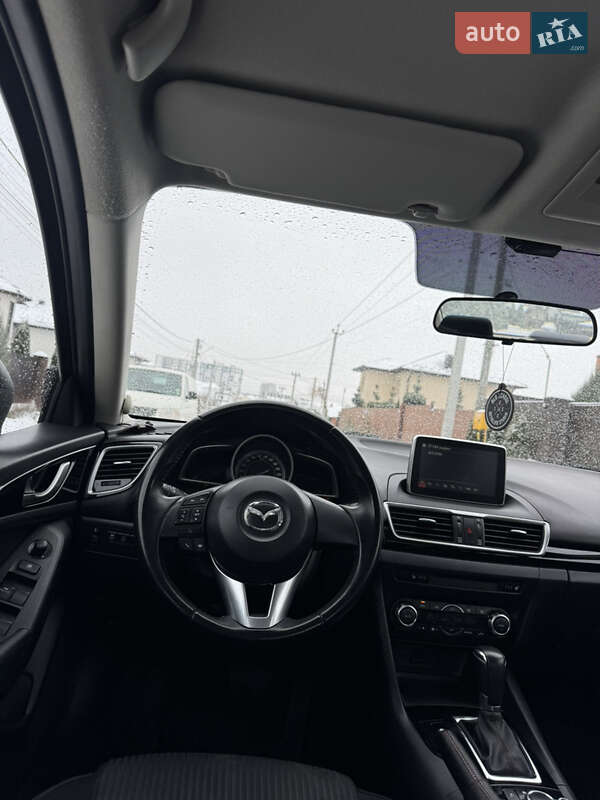 Седан Mazda 3 2015 в Софиевской Борщаговке