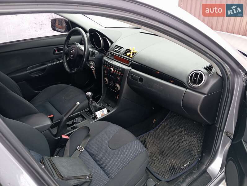 Седан Mazda 3 2005 в Днепре
