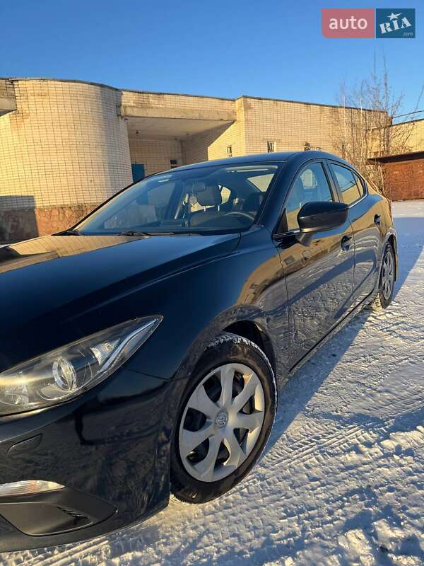 Седан Mazda 3 2014 в Вараше