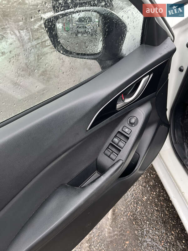 Седан Mazda 3 2014 в Кагарлыке