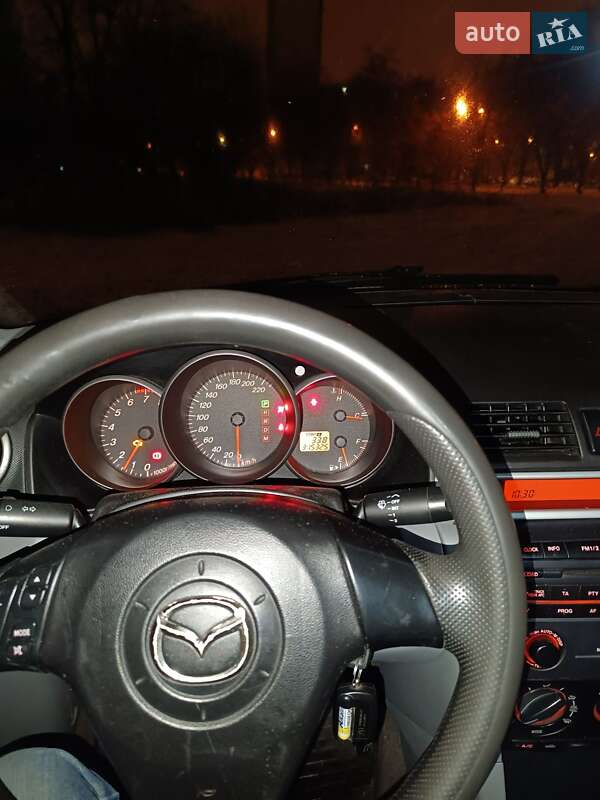 Седан Mazda 3 2004 в Харькове