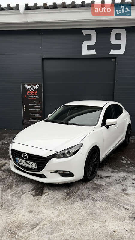 Хэтчбек Mazda 3 2018 в Киеве