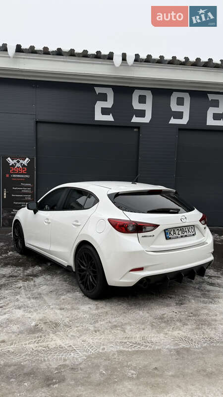 Хэтчбек Mazda 3 2018 в Киеве
