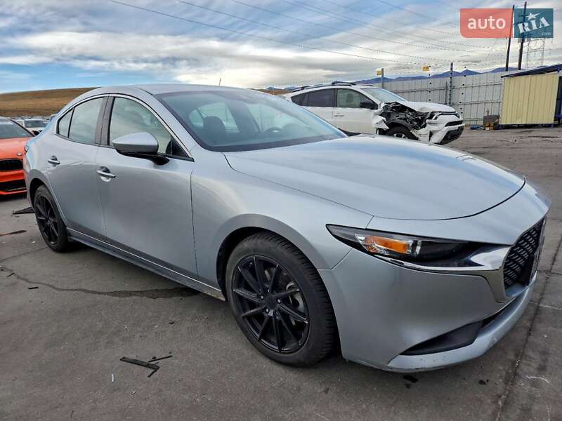 Седан Mazda 3 2020 в Чернигове