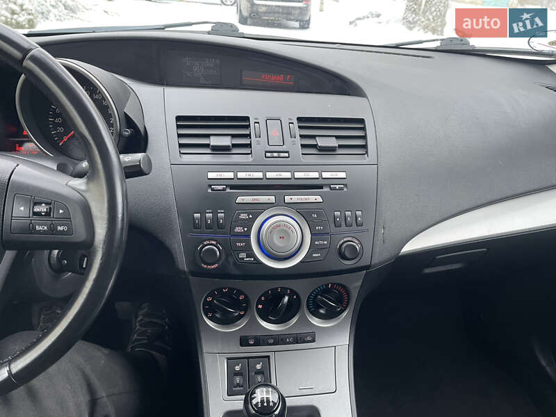 Хэтчбек Mazda 3 2009 в Гнивани