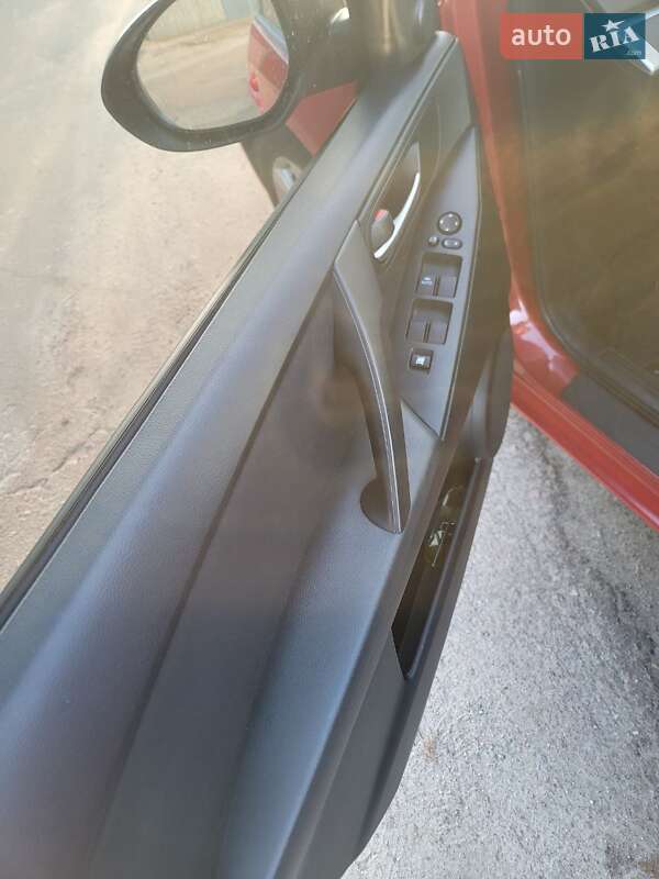 Хэтчбек Mazda 3 2010 в Чернигове