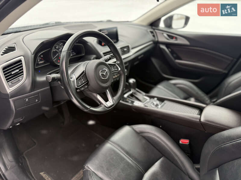 Хэтчбек Mazda 3 2017 в Киеве