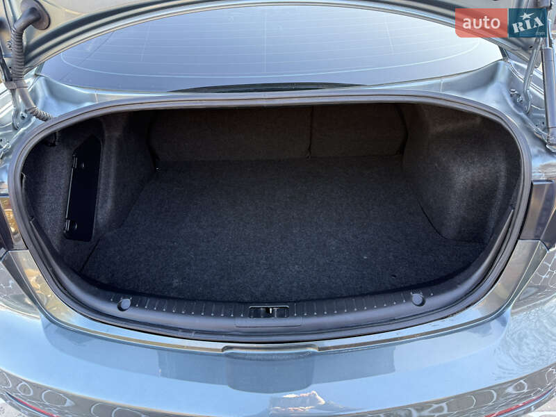 Седан Mazda 3 2011 в Косове