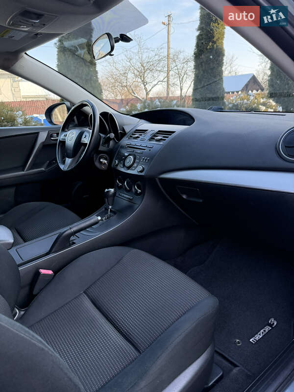 Седан Mazda 3 2011 в Косове