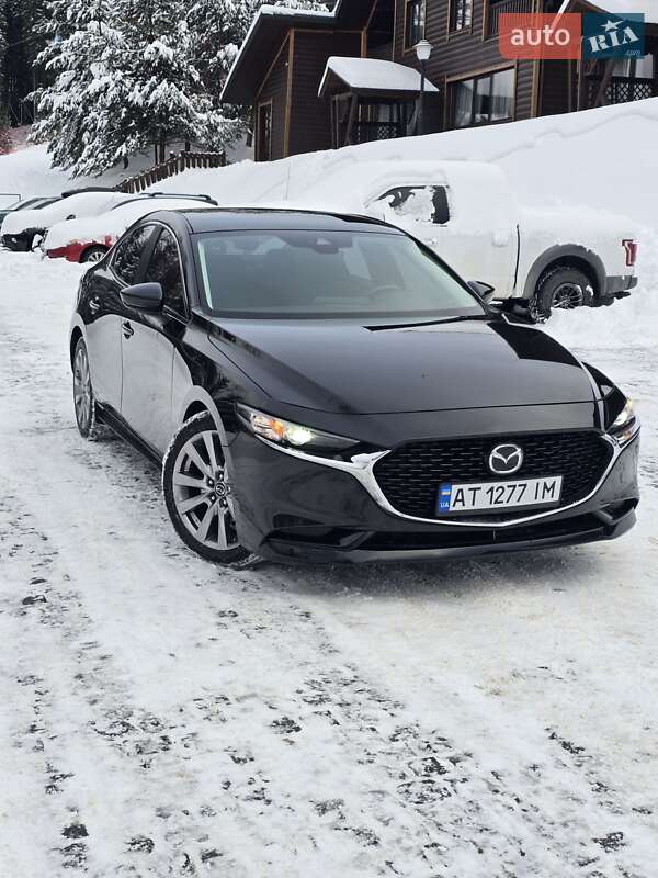 Седан Mazda 3 2019 в Коломые