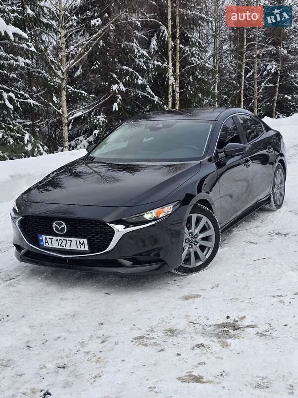 Седан Mazda 3 2019 в Коломые