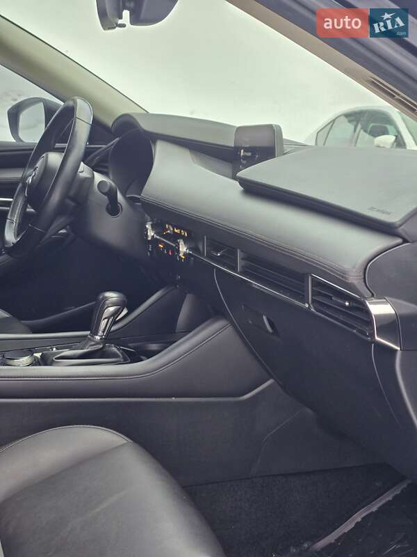 Седан Mazda 3 2019 в Коломые