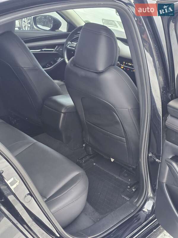 Седан Mazda 3 2019 в Коломые